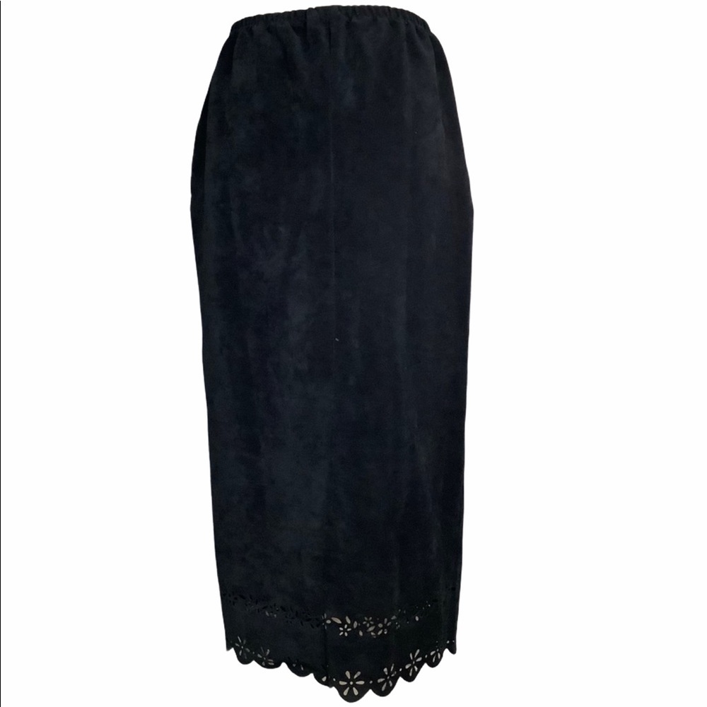 Scalloped Edge Faux Suede Skirt - Picture 3 of 6